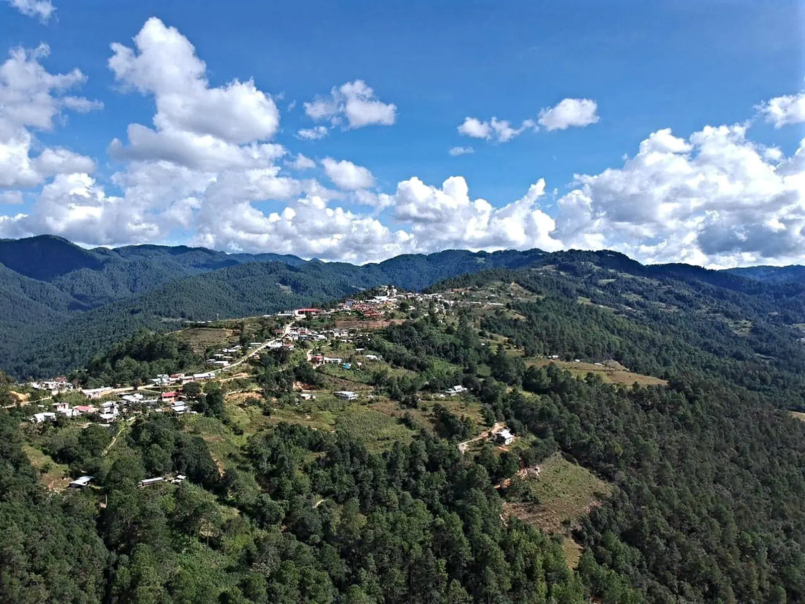 Community cabins in Latuvi